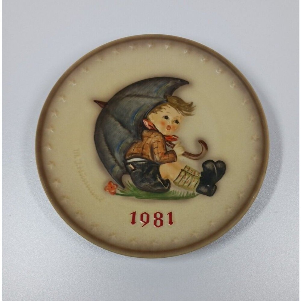 VTG Goebel - M.J. Hummel 1981 11th Annual Collectible Plate